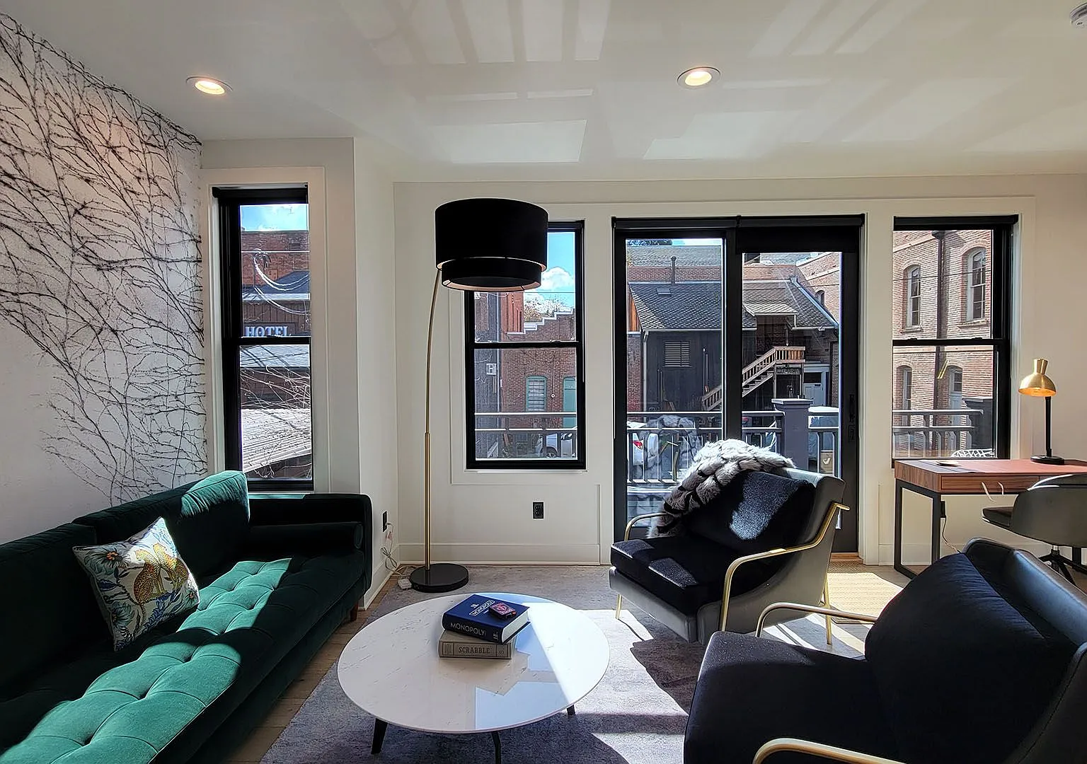 Station House Suite B is a stunning 2 bedroom in the heart of Jacksonville $300 Utility Fee — Photo 2