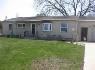 3272 Glenbrook Dr, Bay City, MI 48706