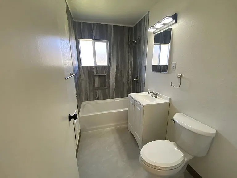 757 NE Alameda Ave — Photo 18