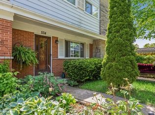 534 Glendale Rd, Glenview, IL 60025