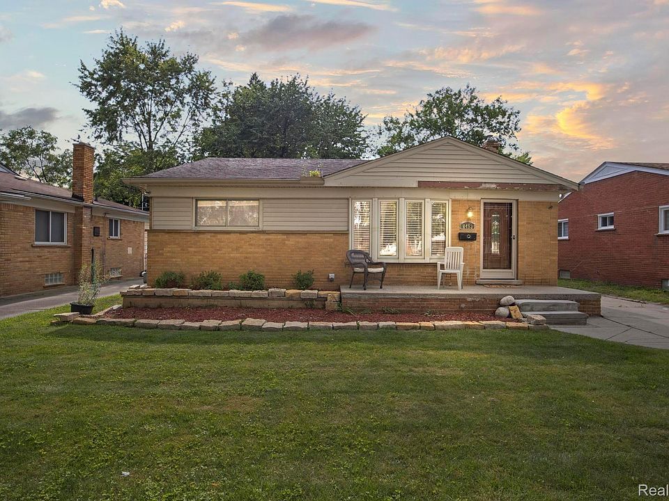 1st image of 8493 N Silvery Ln