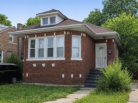 2nd image of 7529 S Emerald Ave