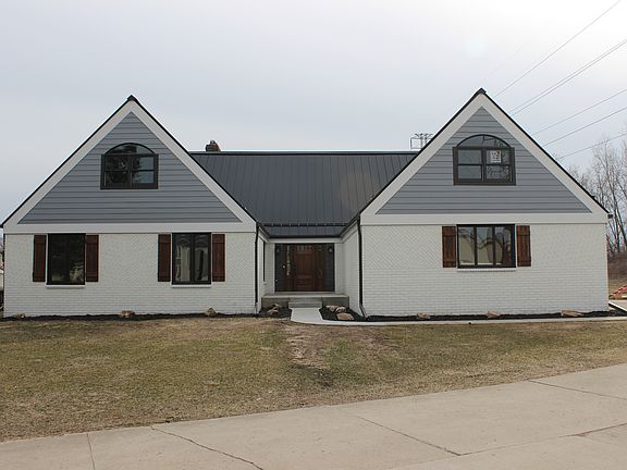 2nd image of 4000 Twin Lakes Ct