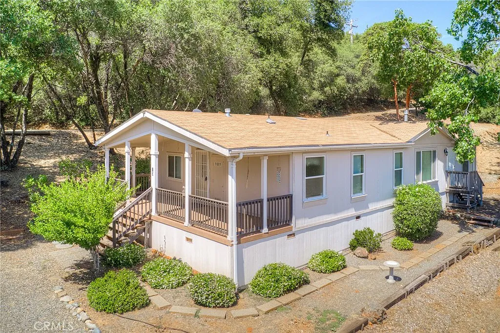 73 Elsa Ln photo 1