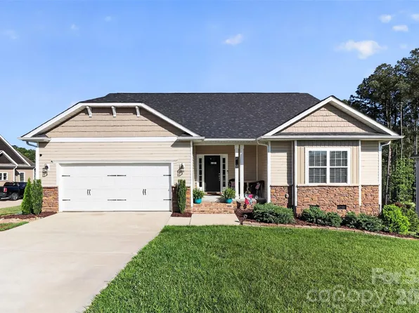 413 Colton St, Oakboro, NC 28129
