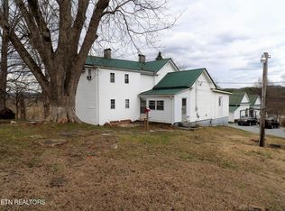 128 Bryan Hill Dr, Tellico Plains, TN 37385