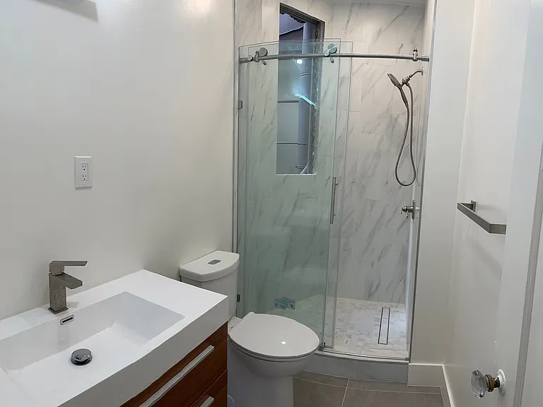 2785 Green St #2 — Photo 9