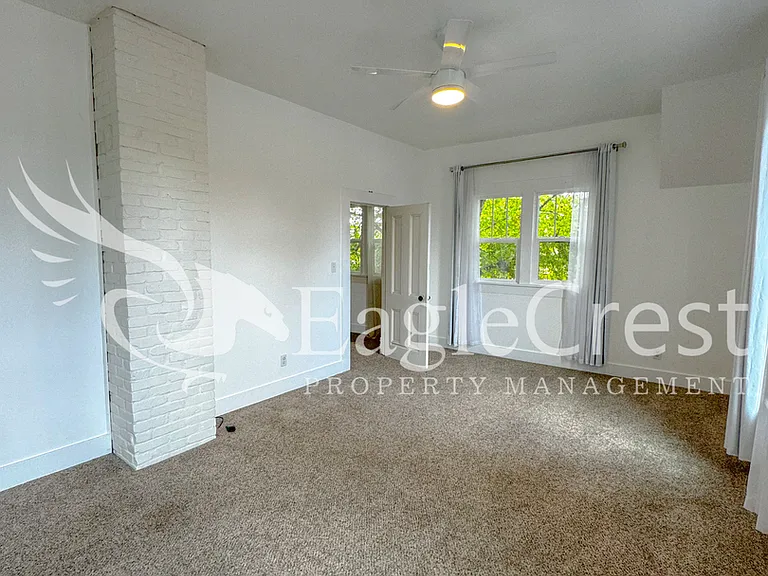 215 S 4th Ave — Photo 22