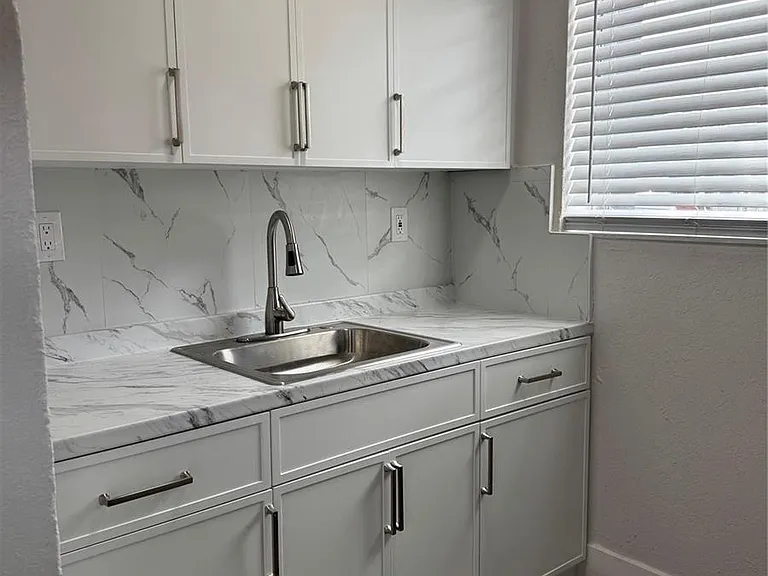 731 NW 56th St #101 — Photo 2