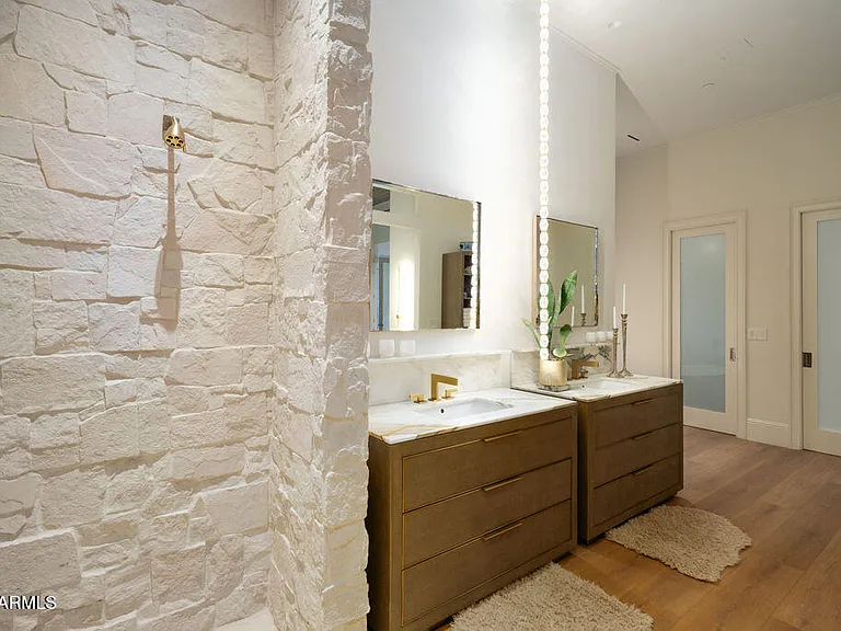 50 W Palm Ln — Photo 19