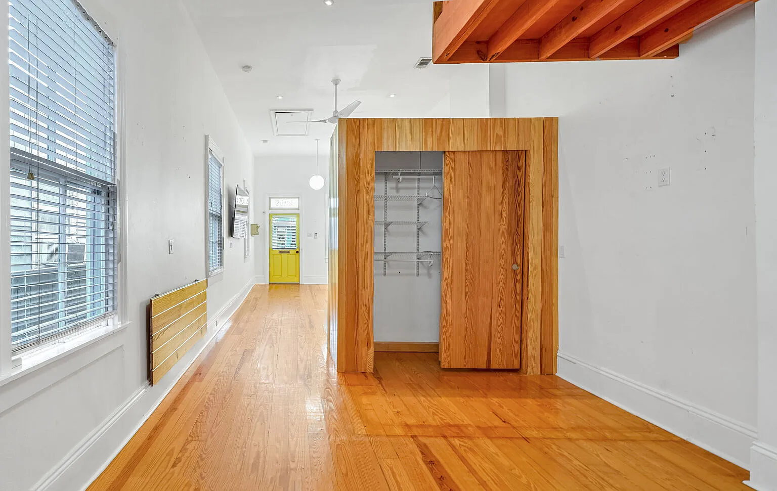 1 bed, 700 sqft, $1,600 — Photo 4