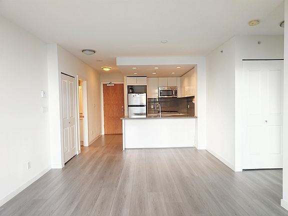 5th image of 4880 Bennett St #1908