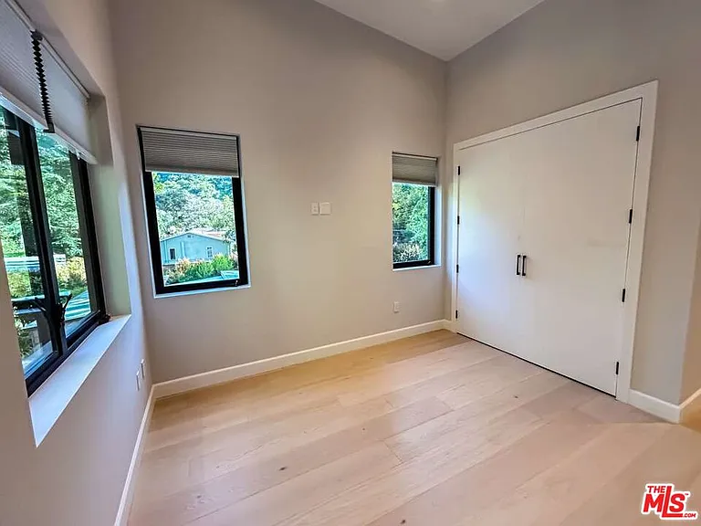 1734 N Beverly Glen Blvd — Photo 31
