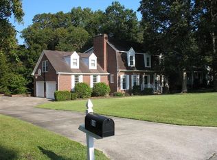 911 Lynchburg Dr, Jacksonville, NC 28546