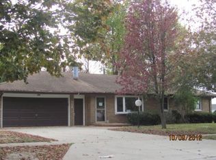 324 Yolane Dr, Sugar Grove, IL 60554