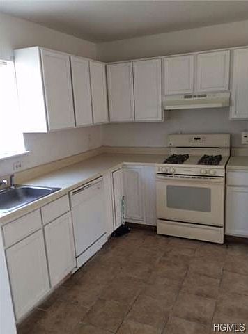 2nd image of 29 Rivervale Rd