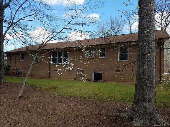 3rd image of 2024 Sprucewood St