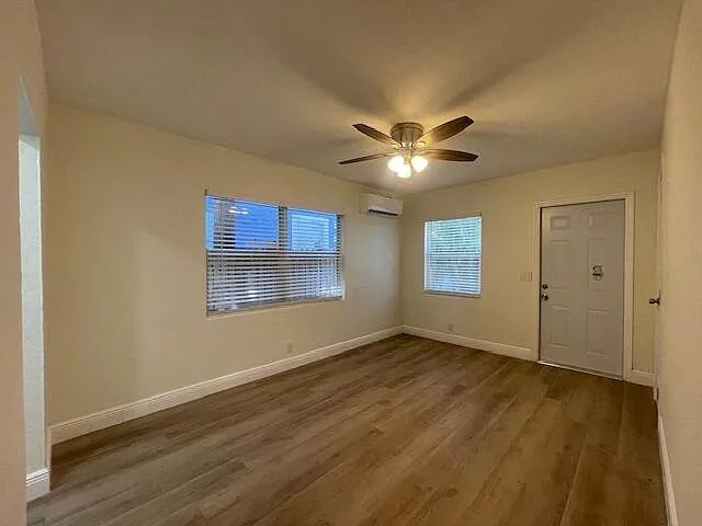 304 N Tamarind Ave — Photo 14