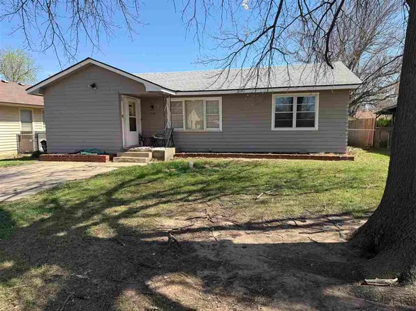 1510 S D St, Blackwell, OK 74631