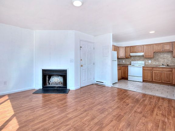 3rd image of 638 Cove Rd APT 2
