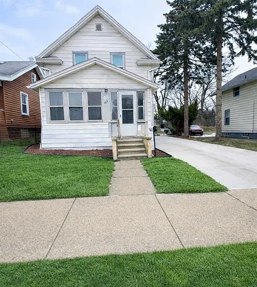 385 Whittemore St — Photo 1