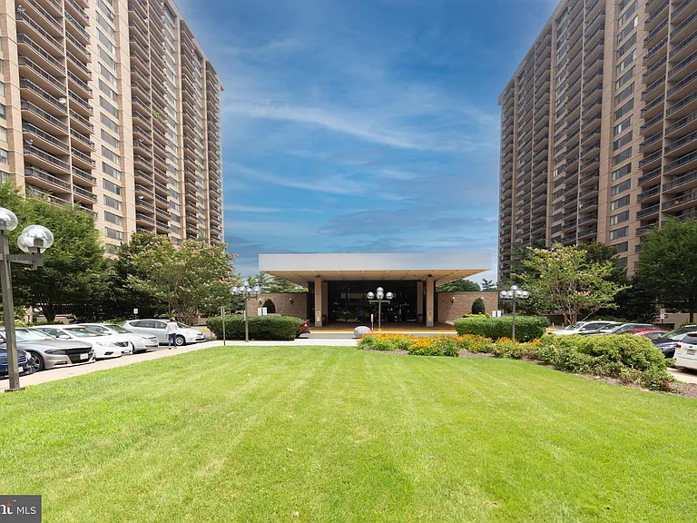 3701 S George Mason Dr #101N — Photo 3