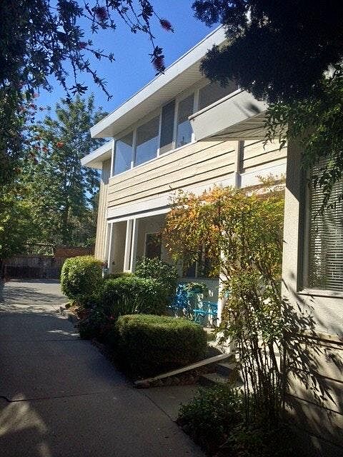1st image of 211 Highland Ave APT 2