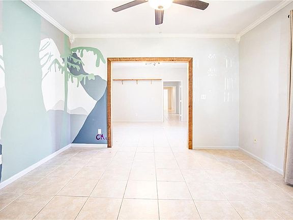 4th image of 2654 Myrtle St