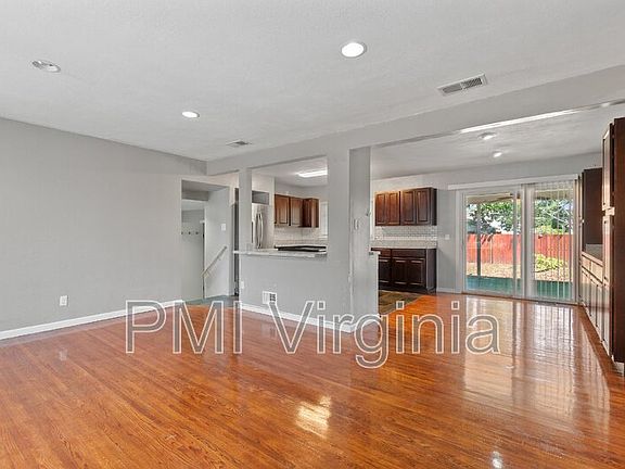 5th image of 7412 Gardner Dr