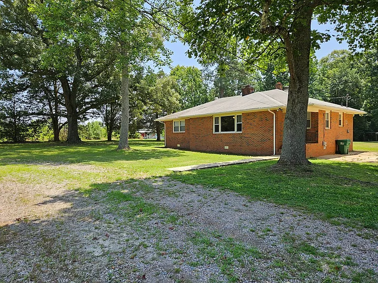 2477 Meadow Rd — Photo 1