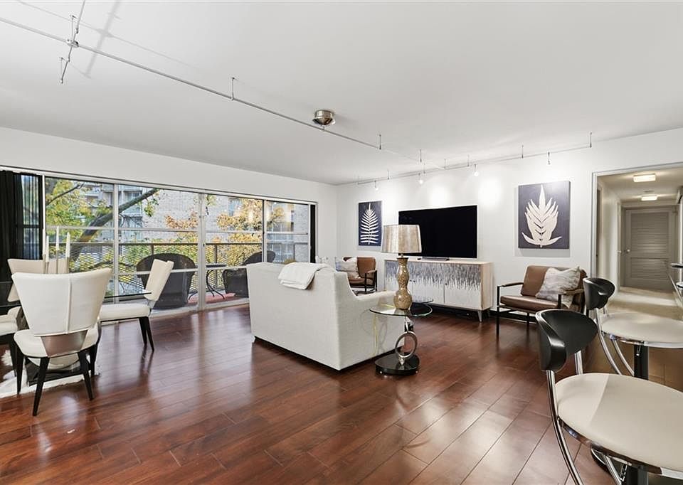 1st image of 310 W 49th St APT 403