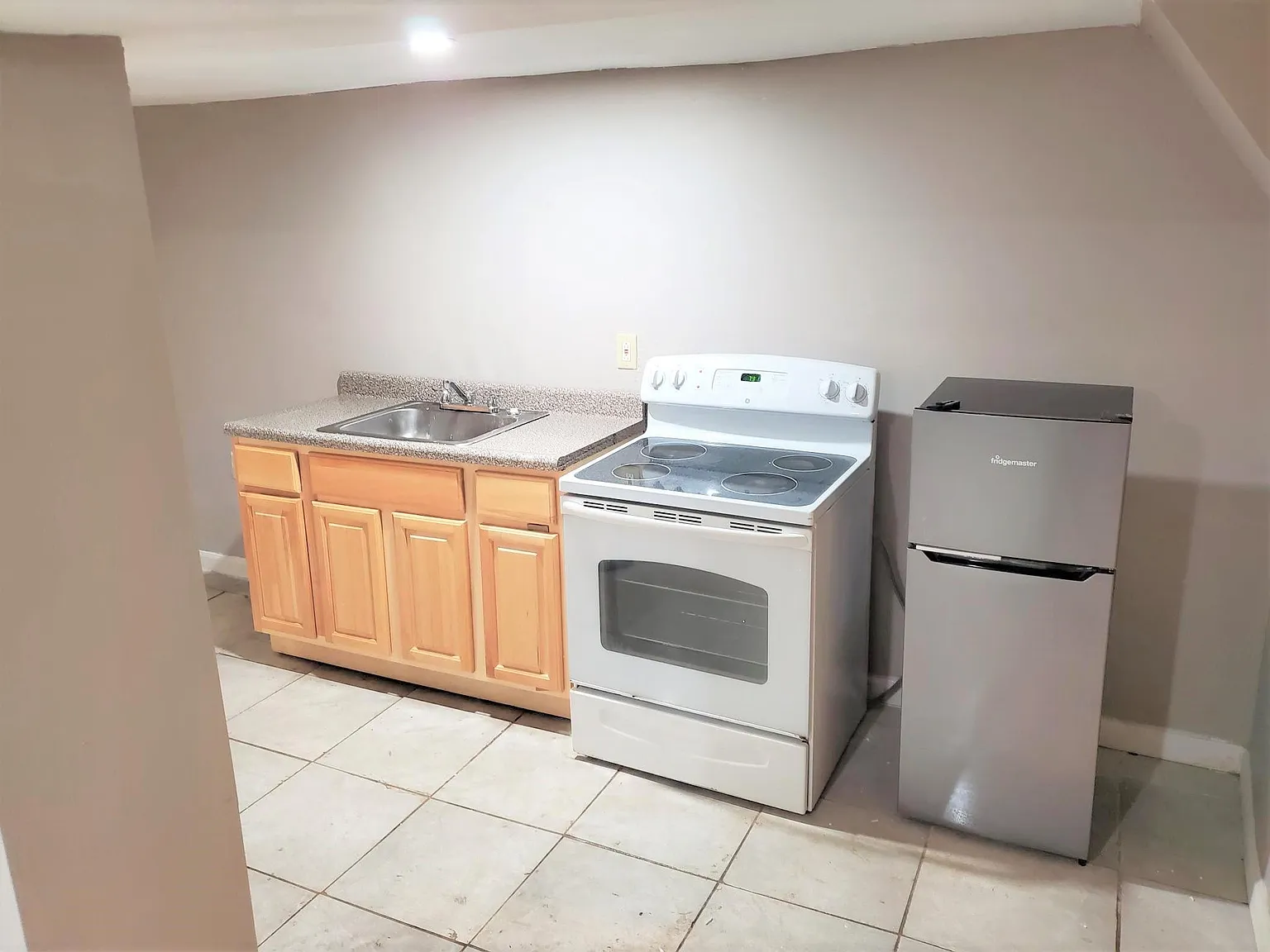 1 bed, 1000 sqft, $1,400 — Photo 1