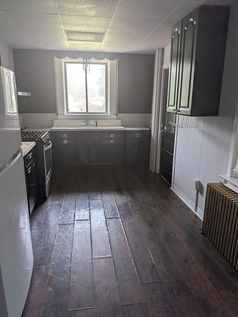 1216 Clark St — Photo 3