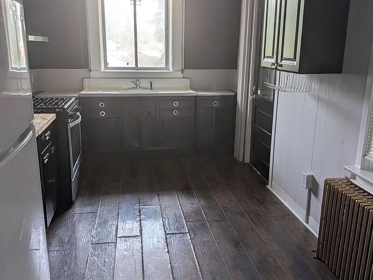 1216 Clark St — Photo 3