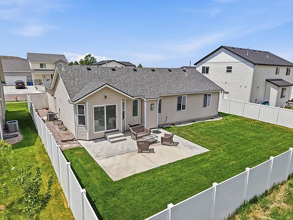 3rd image of 1738 Brock Dr
