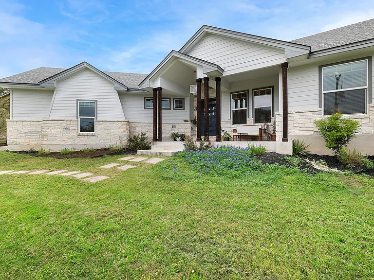 706 Stow Dr — Photo 1