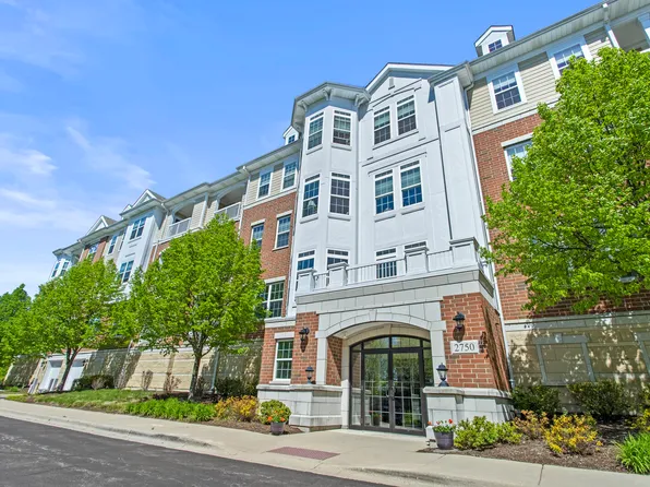 2750 Commons Dr Unit 401, Glenview, IL 60026