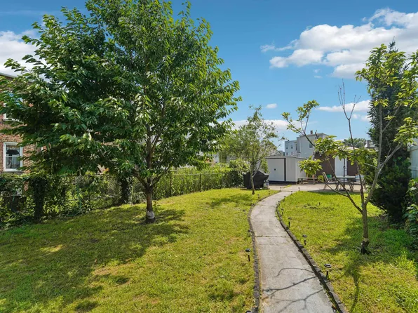 15 Linden Avenue image 21 of 23