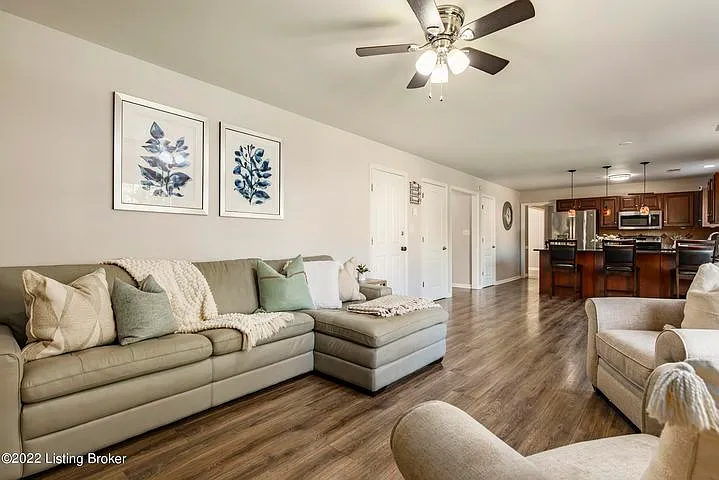 5212 Charlbury Ct — Photo 16