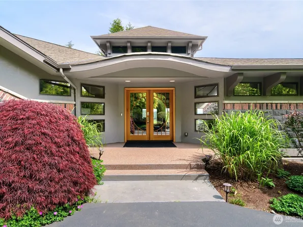 15107 Bridgeway Drive, Anacortes, WA 98221