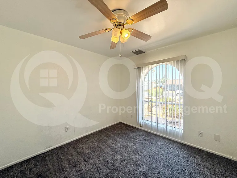 2439 E Elmwood St — Photo 16