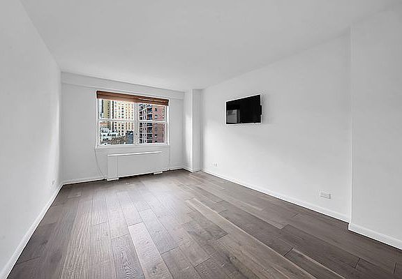 5th image of 155 E 34th St APT 9A