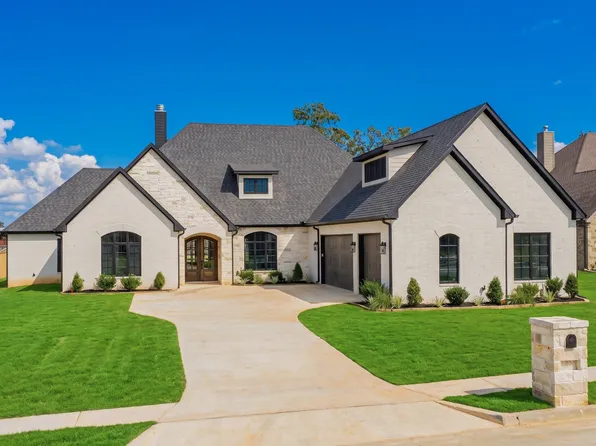 226 Circle Club Ln, Hallsville, TX 75602