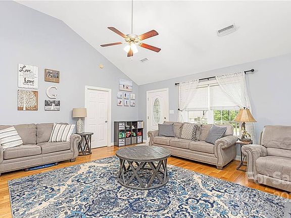 2nd image of 181 Lippard Springs Cir