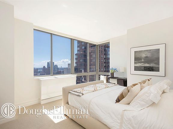 5th image of 2 Columbus Ave APT 34C