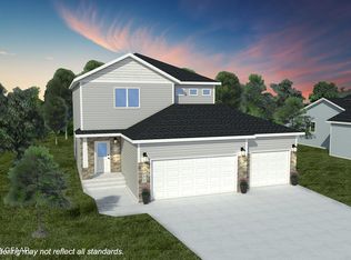 395 Wren Dr, Grand Forks, ND 58201