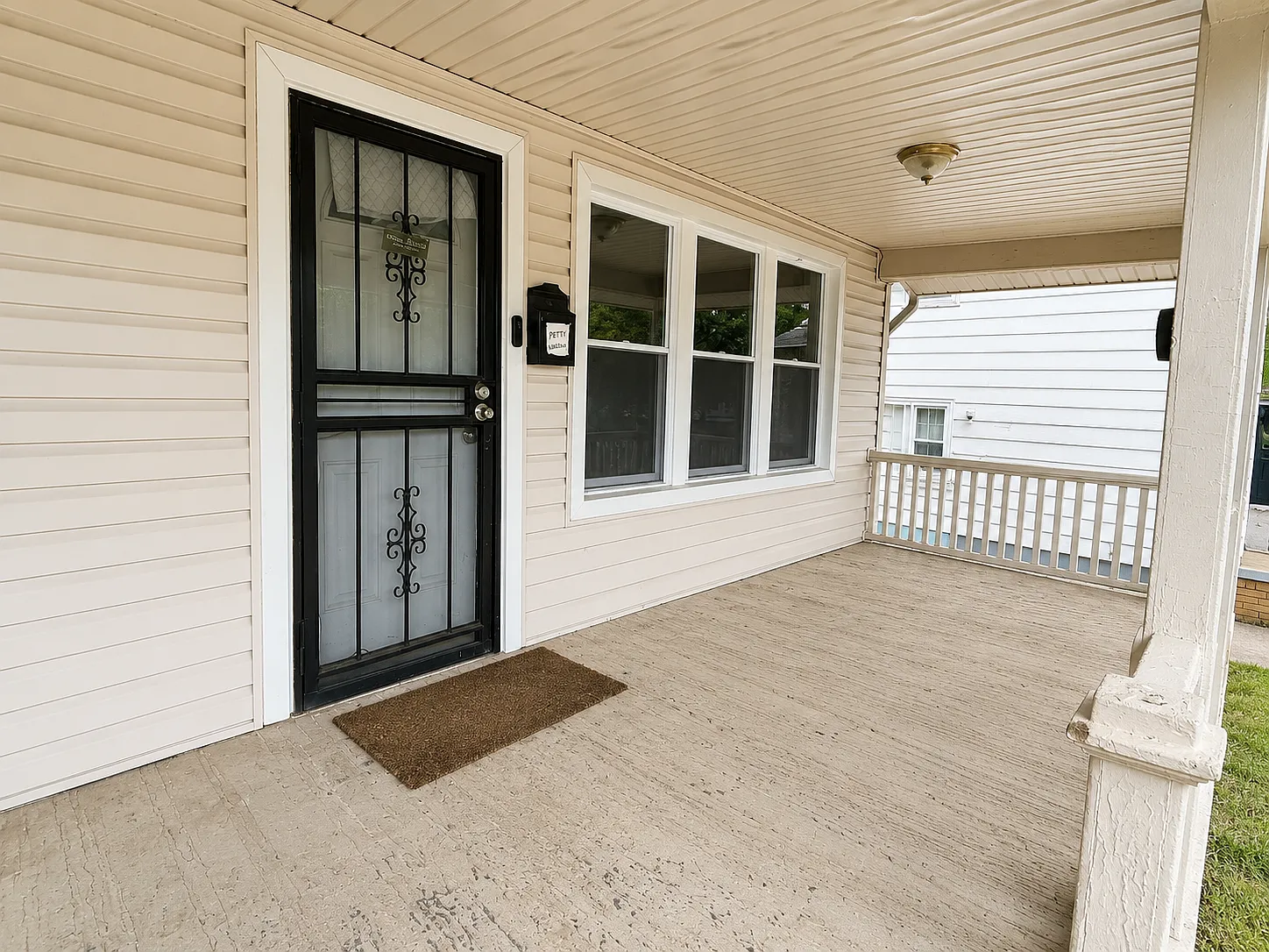 1772 Urbana Rd — Photo 2