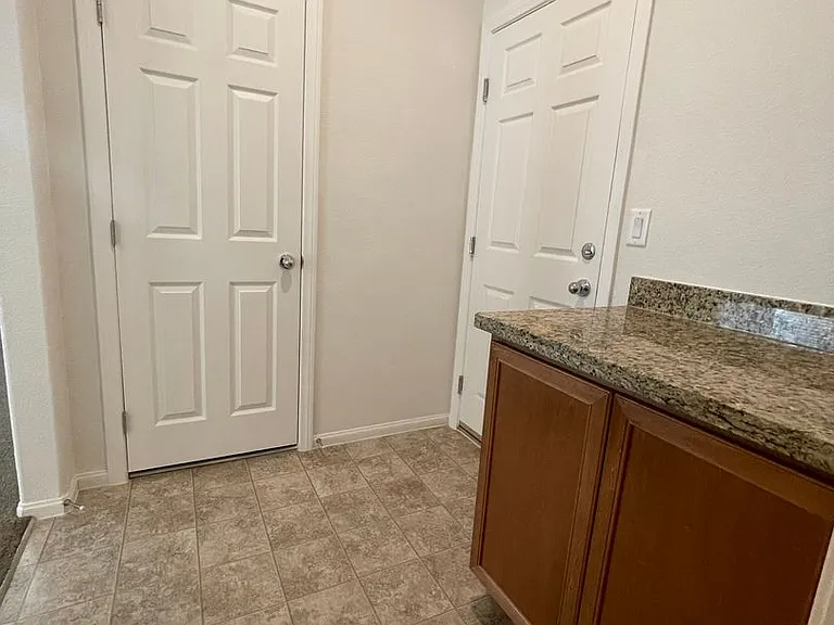 6124 Castle Gardens Ave — Photo 9