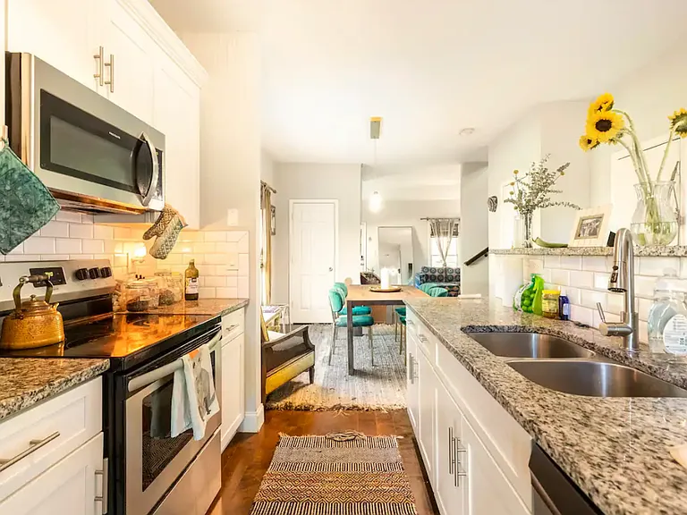 1425 Bridges Ave SW — Photo 8