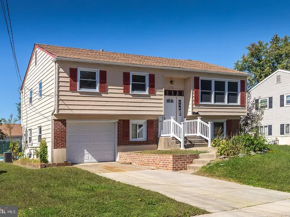 298 Justice Dr, Carneys Point, NJ 08069